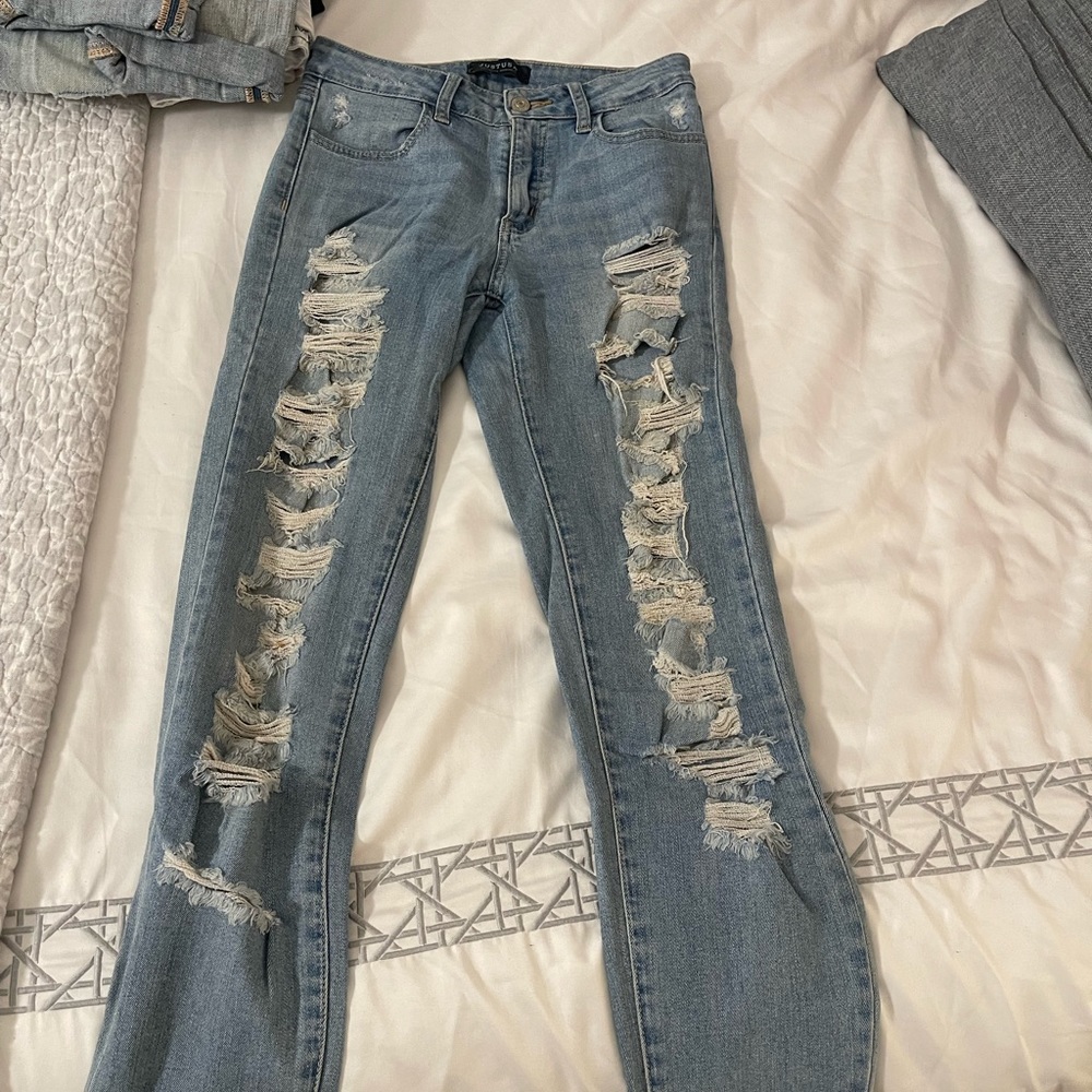 womens ripped jeans